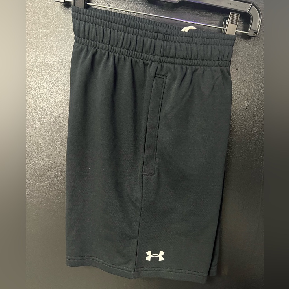 UA Rival Terry 8 shorts loose fit